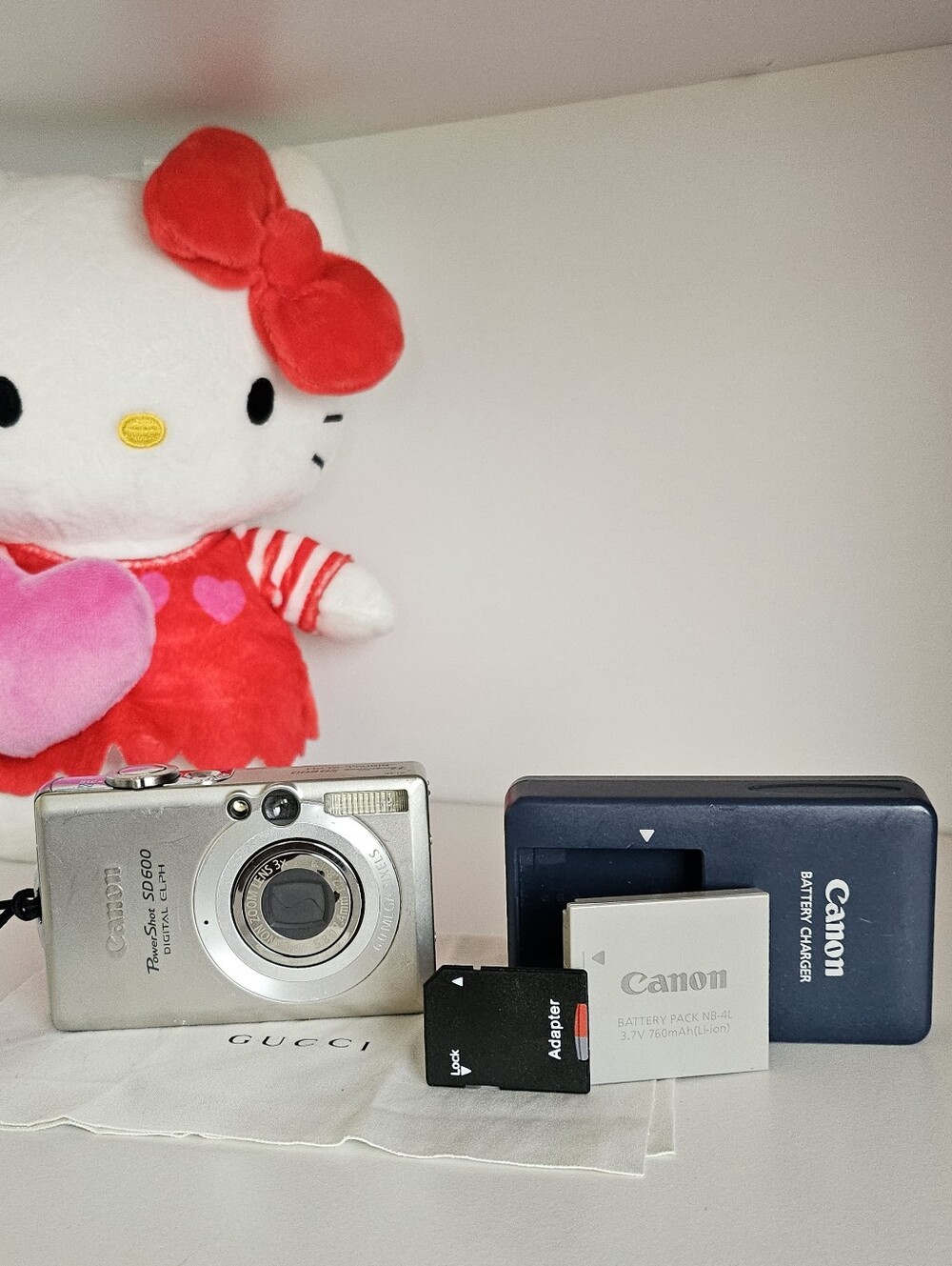 Canon PowerShot SD600 Digital Camera 6 MP 3X Optical